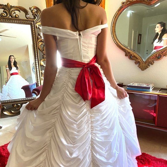 Vintage White Layered Ball Gown Wedding Dress - Picture 5 of 17